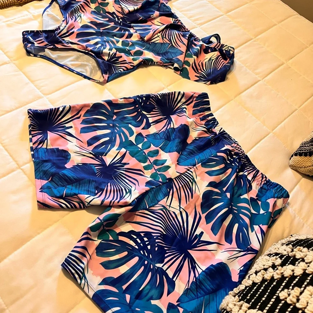 Womens and men matching bathing suits - Picture 3 of 9